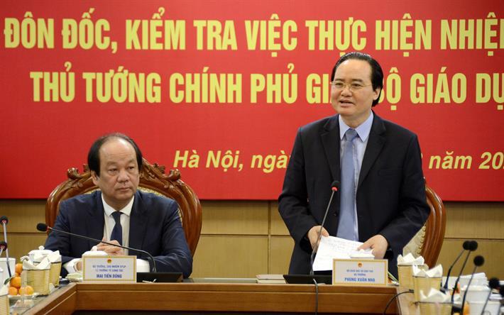 Bộ trưởng Phùng Xuân Nhạ báo cáo tại buổi làm việc (Ảnh: Vietnamnet)
