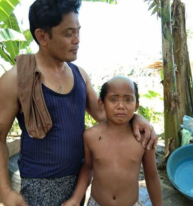 Cậu bé người Philippines này từ chối việc ở trong nhà trong giai đoạn giãn cách xã hội vì dịch bệnh. Để cậu con trai bướng bỉnh phải ngoan ngoãn nghe lời, ông bố đã mang đồ ra và tạo cho con một diện mạo mới lạ.