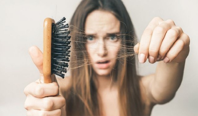 Tóc rụng nhiều hơn khi cơ thể bạn thiếu canxi