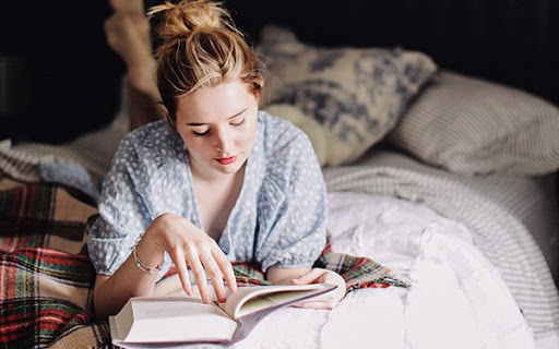 Đọc sách trước khi ngủ tốt cho sức khỏe