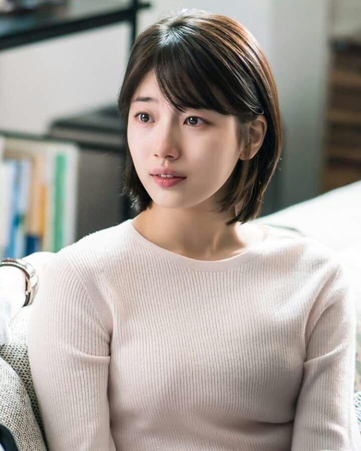 Khi diện kiểu tóc này Suzy nhìn vô cùng thanh lịch, dịu dàng mà không kém phần thời thượng