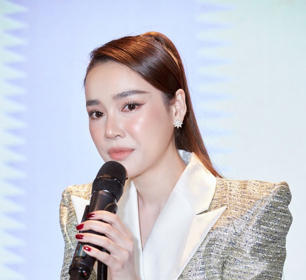 nha-phuong-khoc 1