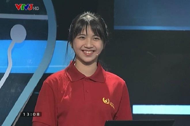 Lan Thy gây chú ý với vẻ đẹp xinh tươi trong chương trình