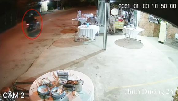 Hình ảnh trích xuất từ camera cho thấy có 2 đối tượng khả nghi (Ảnh: Bình Dương 24h)