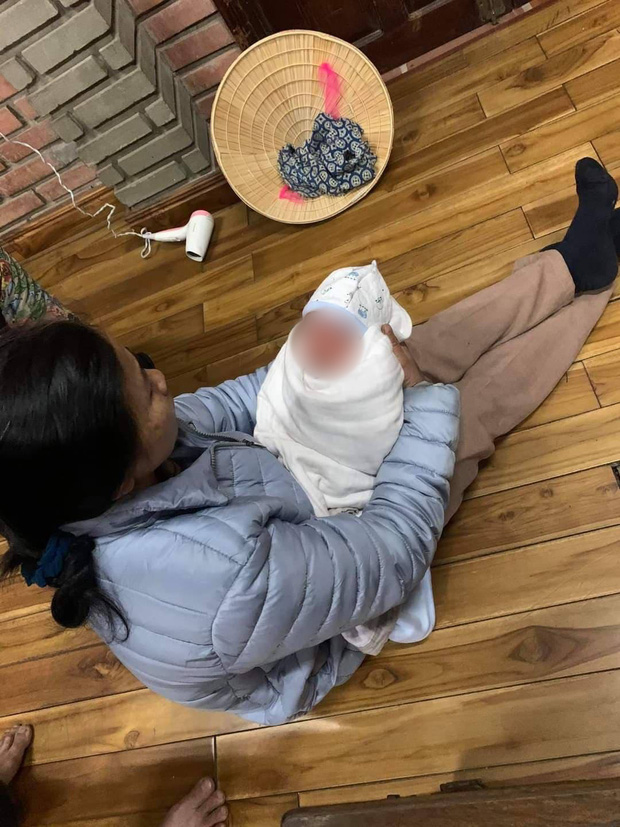 Bé trai hiện sức khỏe ổn định và tạm thời được các ni sư nhà chùa chăm sóc (Ảnh: Pháp luật& bạn đọc)