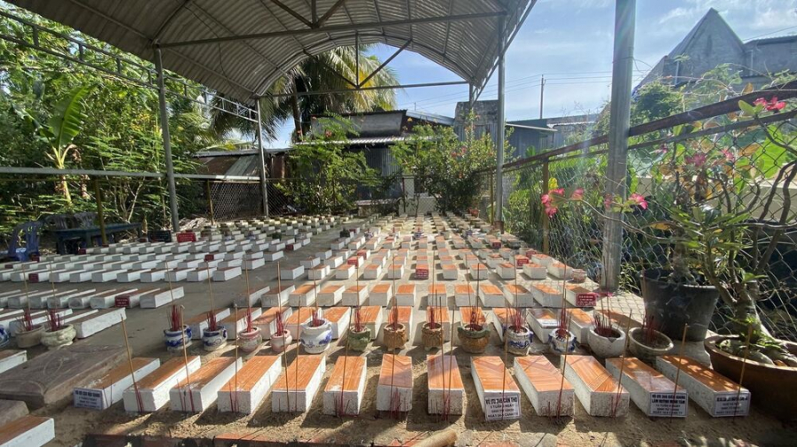 Khuôn viên nghĩa trang của ông Xuân dành cho các thai nhi được trồng nhiều cây xanh