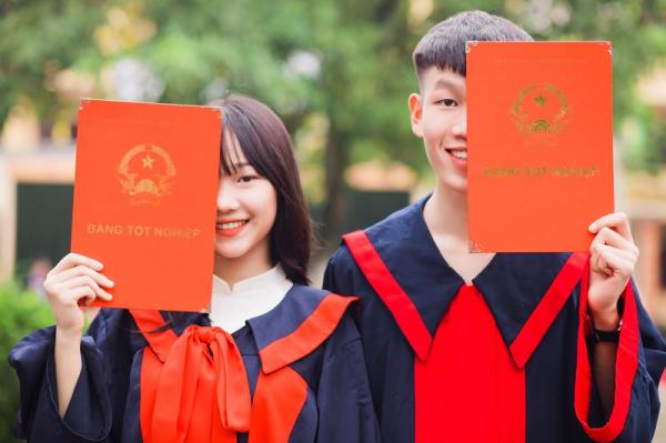 Câu chuyện dễ thương của cặp đôi nhanh chóng thu hút sự quan tâm của cộng đồng mạng. (Ảnh: Tiin)
