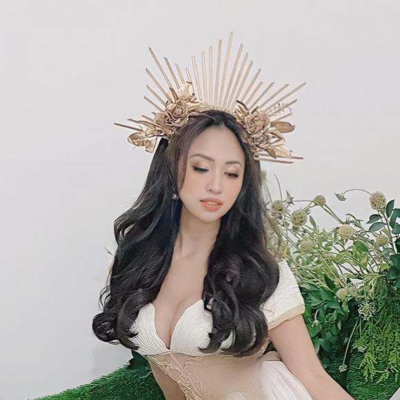 Mới đây, Vân Hugo đăng tải bộ ảnh cực ấn tượng. Đặc biệt dân mạng phải trầm trồ vì cô