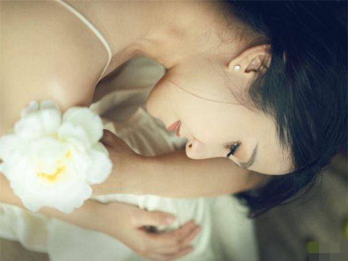 dan-ba-la-lam-biet-3-dieu-khien-minh-dau-long-den-chet-nhung-van-chap-nhan-tha-thu1-2021-01-20-15-00