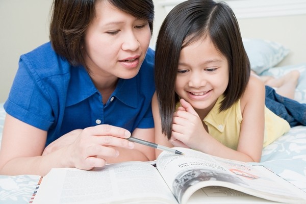 Cho trẻ đọc sách thông minh hơn người