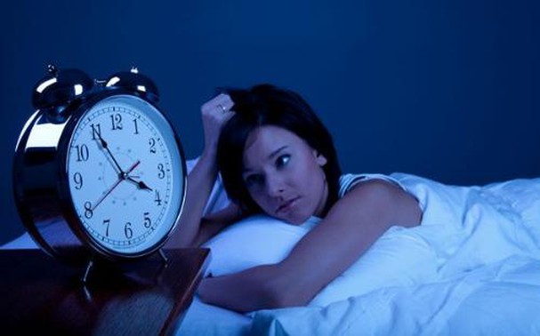 Thức khuya mất ngủ thường xuyên dễ gây đột quỵ