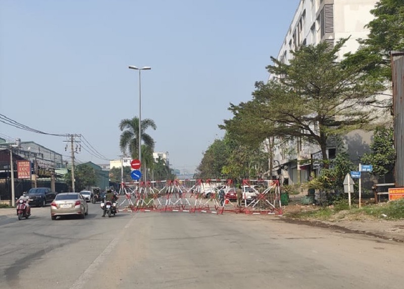 Chung cư  Ehome bị phong tỏa - nơi ở của nam nhân viên sân bay Tân Sơn Nhất (Ảnh: Vietnamnet)