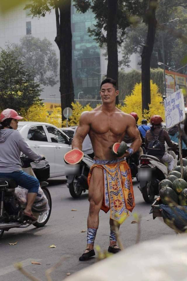 Tạo hình gây sốt đường phố Sài Gòn 