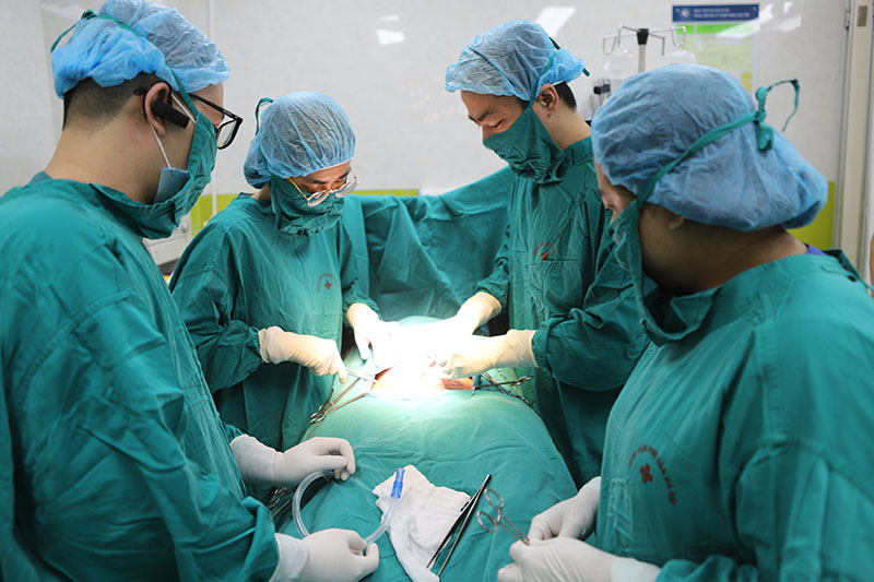 Ca sinh mổ đầu tiên trong năm Tân Sửu tại Bệnh viện Phụ sản Hà Nội.