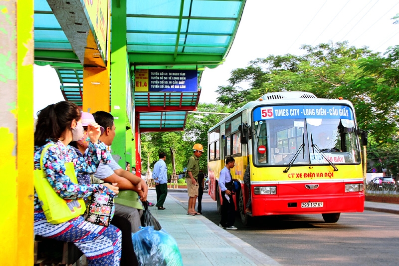 Hạn chế các đi các phương tiện công cộng