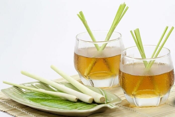 uong-nuoc-sa-co-nong-khong