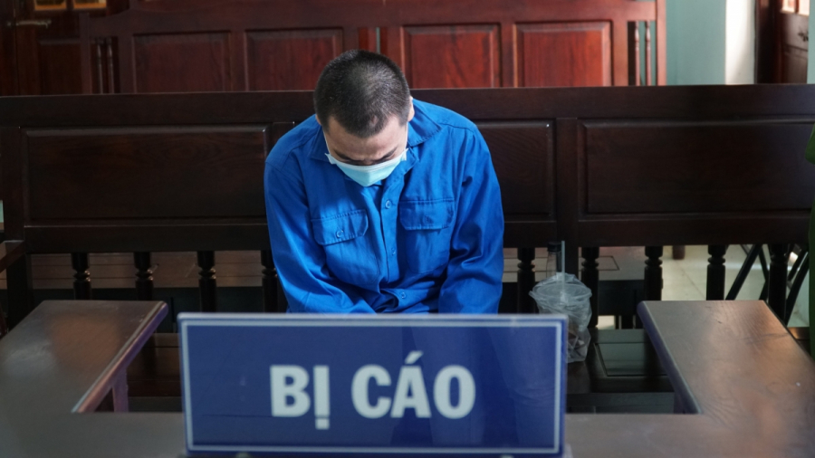 Bị cáo Nguyễn HoànG Nhưt tại tòa án (Ảnh: VOV)