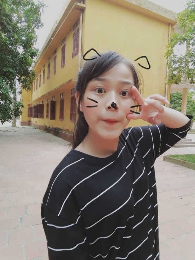 loat-anh-moi-khui-thoi-hoc-sinh-cuc-de-thuong-cua-hoa-hau-do-thi-ha-52f-5610914
