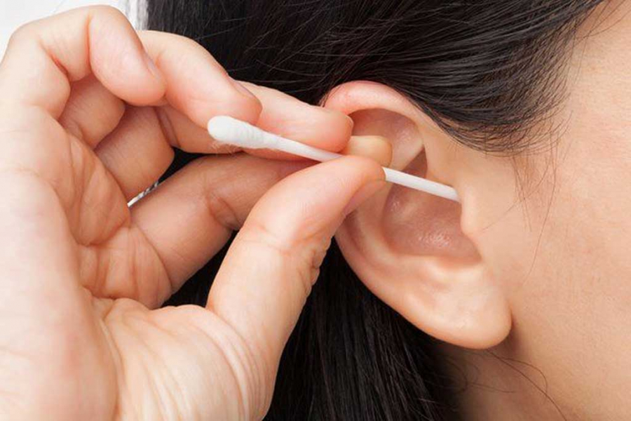 Lỗ tai không cần quá sạch gây bệnh cho bạn
