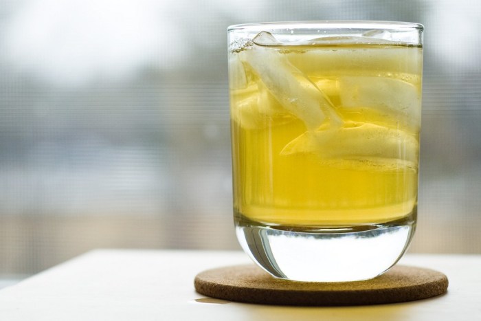 tac-dung-bat-ngo-khi-uong-tra-da-via-he