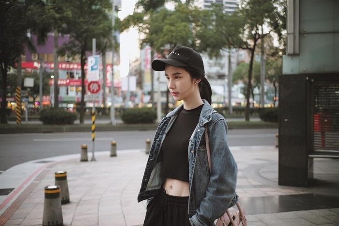 Cách phối đồ với tank top mùa Hè chuẩn nàng IT girl sành điệu 8 Empty