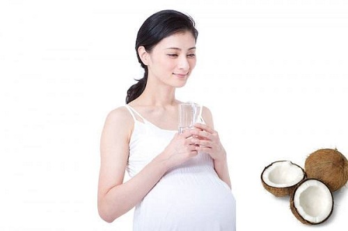 Uống đủ nước trong khi mang thai