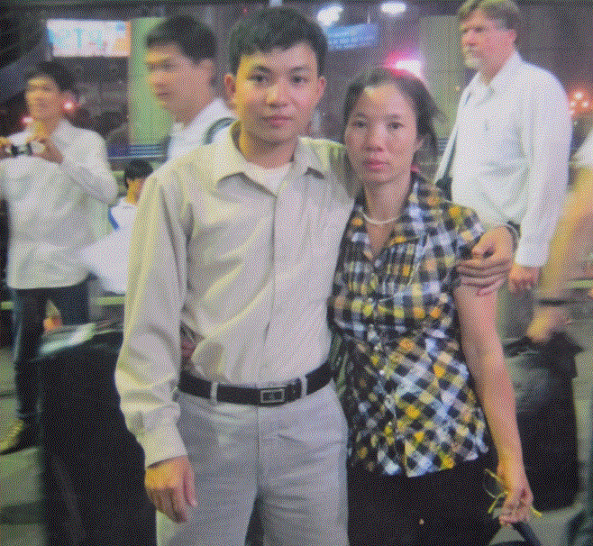 Linh và mẹ (Ảnh: Nông nghiệp Việt Nam)