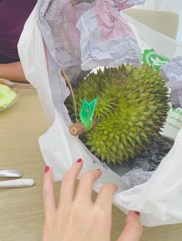 Thủy Tiên vừa chia sẻ câu chuyện hài hước về ông xã: