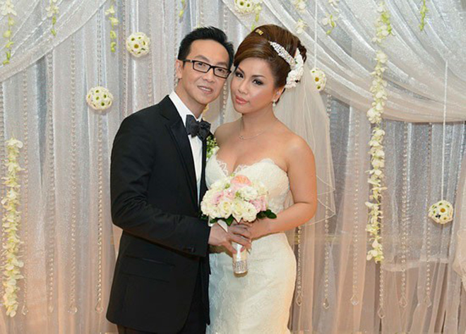 Sau 13 năm chung sống, Minh Tuyết và chồng đại gia bằng tuổi mới tổ chức đám cưới.