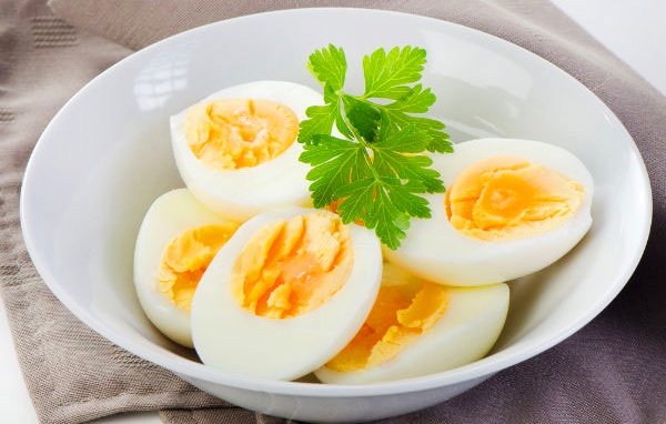 Ăn trứng kết hợp với sữa đậu nành