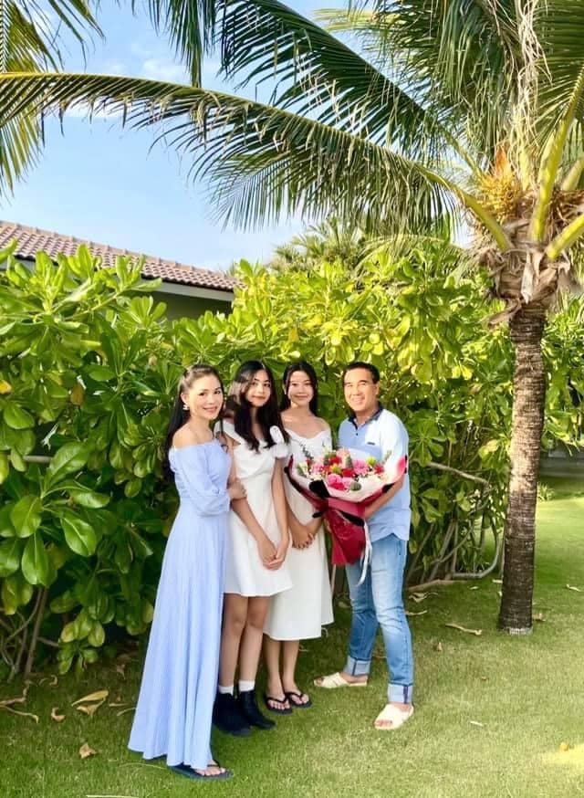 Đại gia đình đầm ấm, hạnh phúc