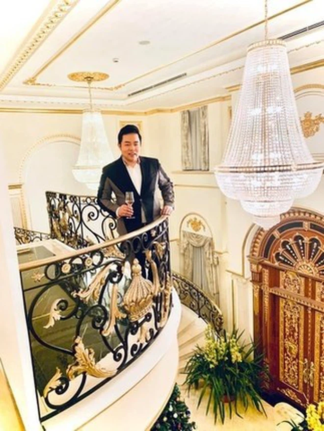 Biệt thự dát vàng của Quang Lê.