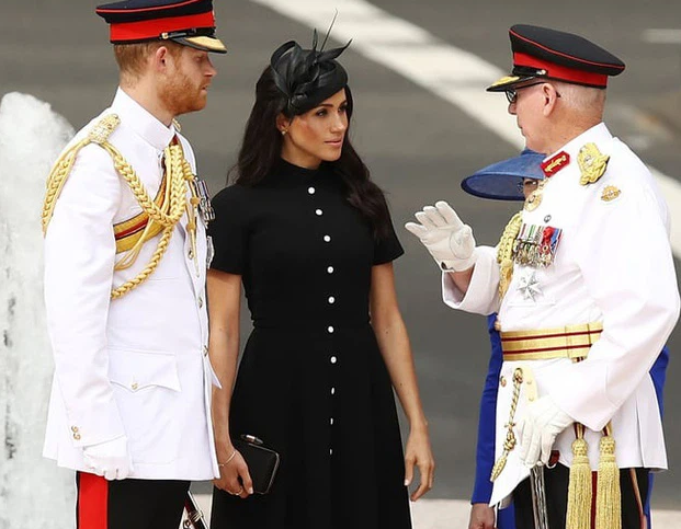 Những bộ đầm đen gây bão Hoàng gia Anh: Công nương Diana gợi cảm, Kate nhiều lần mắc lỗi