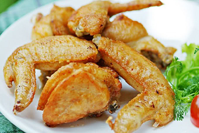 Mẹ đảm làm món cánh gà nướng bơ tỏi thơm ngon ai cũng ăn hoài không chán