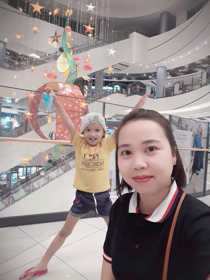 Nhím còn động viên mẹ (Ảnh: Yan)