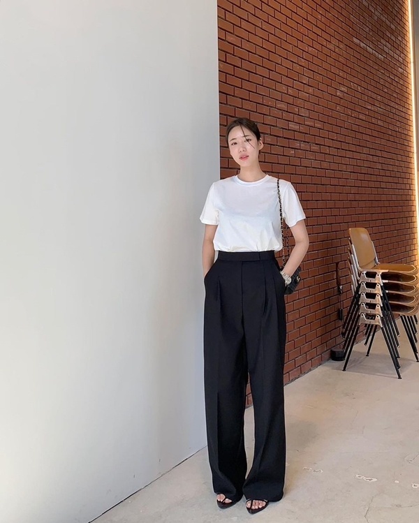 Gợi ý 10 cách mix áo phông như hội gái Hàn, diện đi làm hay du lịch đều đẹp hết nấc