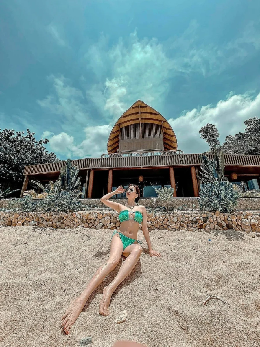 Lệ Quyên đã có bài viết cực gắt, khẳng định mình không biết photoshop khi bị nói chỉnh ảnh kéo chân quá đà.