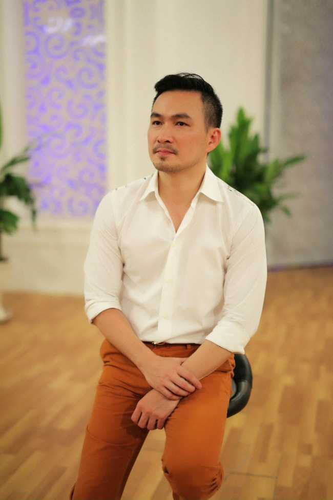 Mới đây, diễn viên Chi Bảo đã bất ngờ thông báo tạm dừng nghệ thuật, lui về làm kinh doanh. Chi Bảo chia sẻ: 