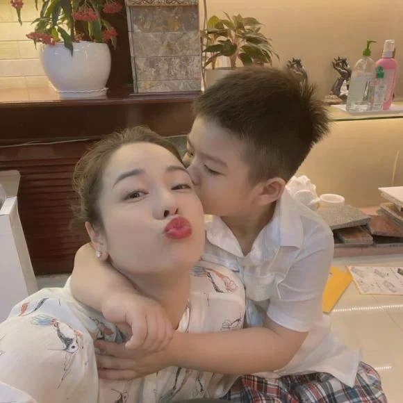 Nhật Kim Anh đã đăng chia sẻ dài gửi con trai: 