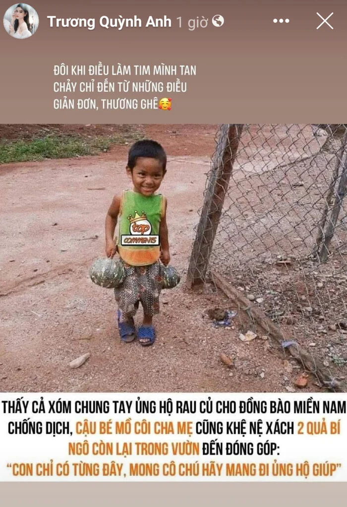 Hình ảnh cậu bé ở A Ngo, Đakrông, Quảng Trị cầm theo 2 quả bí ủng hộ bà con chống dịch Covid-19 đã làm nhiều người xúc động: 