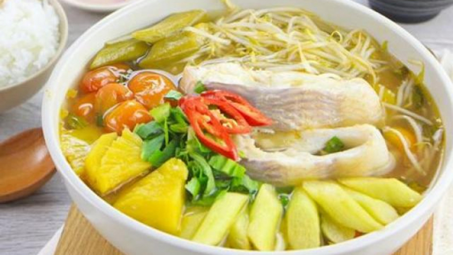 Một trong những sai lầm khiến cho món canh cá của bạn bị tanh đó chính là việc nấu cá với nước lạn