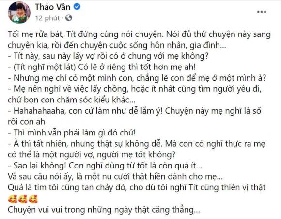 MC Thảo Vân chia sẻ cuộc trò chuyện của mình với con trai, hỏi con sau này lấy vợ có ở chung với mẹ không thì Tít trả lời: 