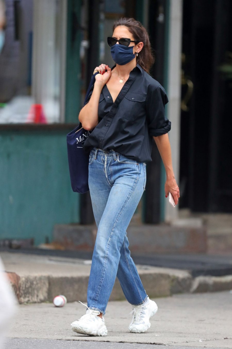 katie-holmes-in-casual-outfit-new-york-08-28-2020-9-16302204795991614249104