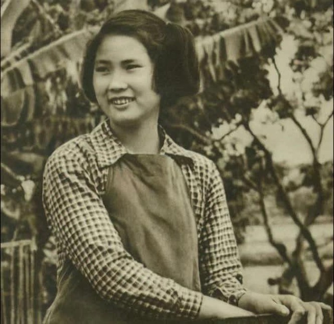 Ngô Thắng Minh năm 16 tuổi, khi làm giúp việc cho một gia đình ở Thượng Hải (Ảnh: 163.com)