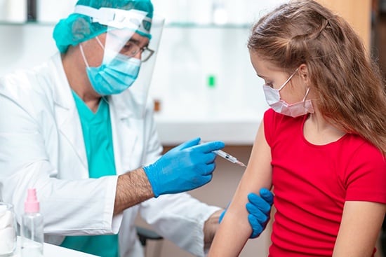 Từ tháng 11-2021, chiến dịch tiêm vắc xin COVID-19 cho trẻ em sẽ được tổ chức trên địa bàn toàn quốc với loại vắc xin Comirnaty do Pfizer-BioNTech của Hoa Kỳ sản xuất (Ảnh minh họa)