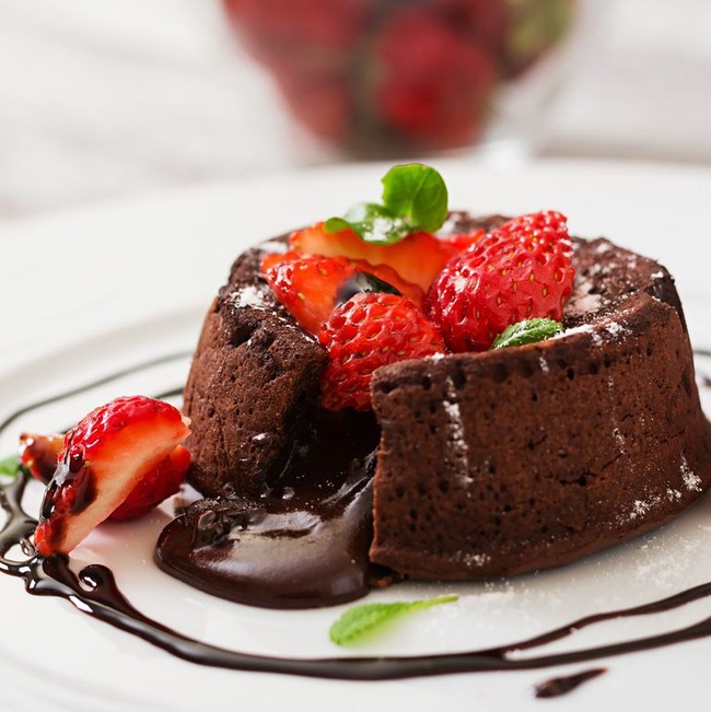 chocolate-fondant-with-strawberries-and-powdered-royalty-free-image-1642558546-16429535220711593436533