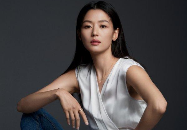 jeon-ji-huyn-4-1647998723773814826697