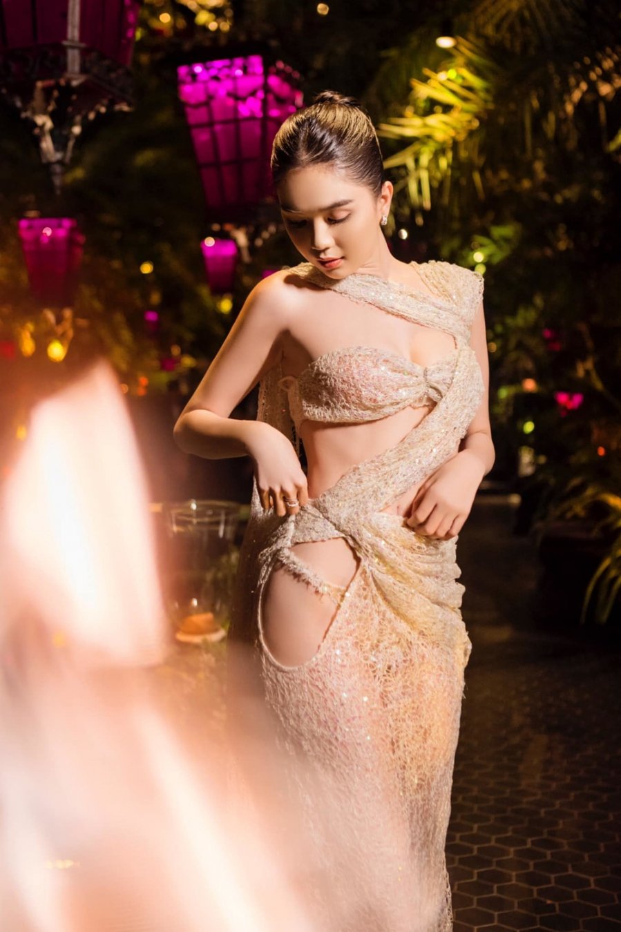 Diễm My, MC Thanh Thanh Huyền diện sắc trắng dự tiệc sinh nhật Hoa hậu Hà  Kiều Anh