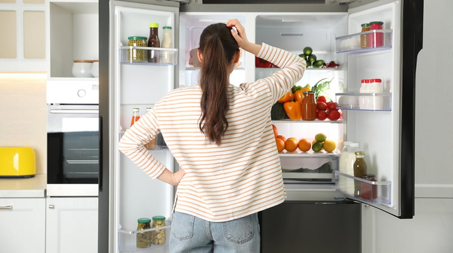 Tủ lạnh kêu to gây nên nhiều bất lợi trong cuộc sống. 