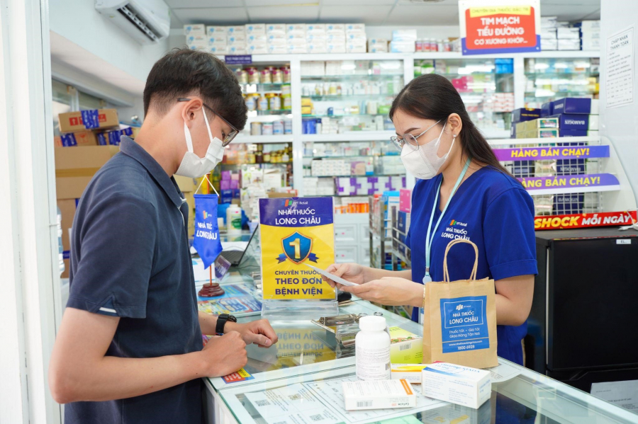 Từ ngày 05 - 17.07.2022, hàng trăm sản phẩm nội, ngoại nhập tại chuỗi nhà thuốc FPT Long Châu đồng loạt giảm đến 630.000 đồng.